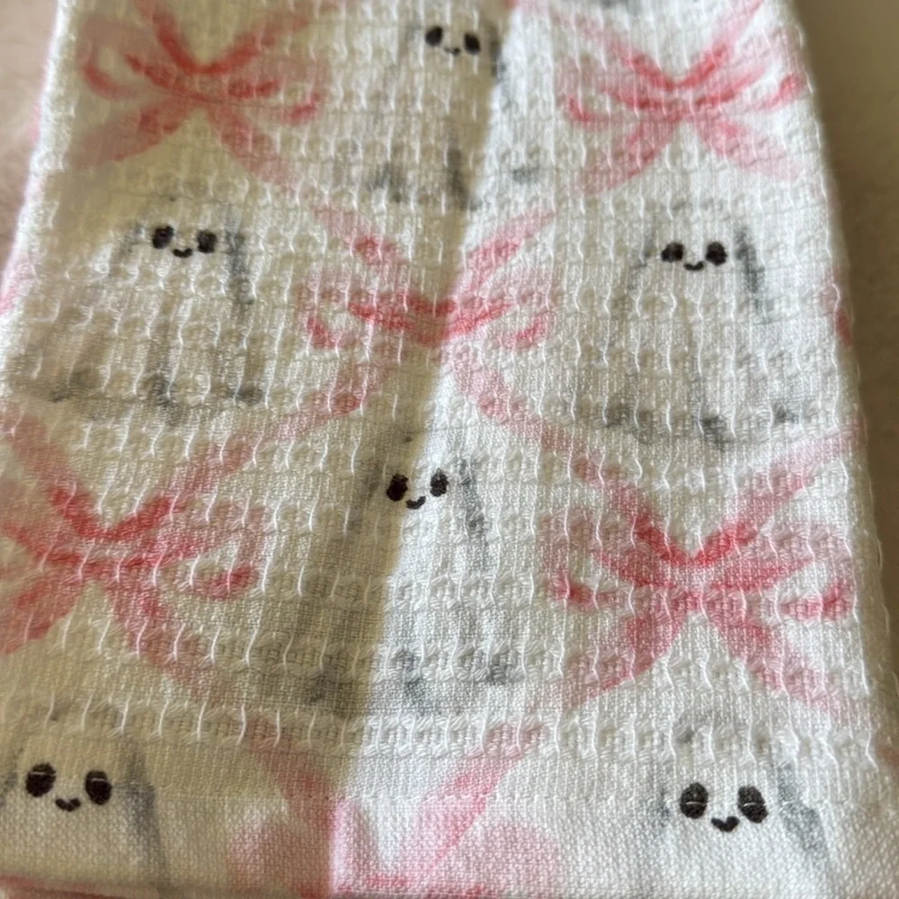 NWT Halloween Pink Bow Ghost Kitchen Towel Set